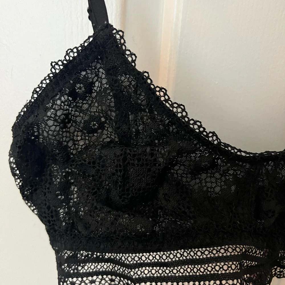 VS Bralette - Picture 2 of 6